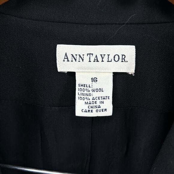 Vintage 90s Ann Taylor Black 100% Wool Minimalist Structured Blazer - Picture 7 of 8
